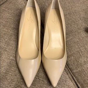 Patent shoes, low heel